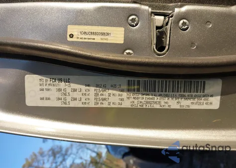 2016 Jeep Compass Sport z USA, uszkodzony, nr VIN 1C4NJCBB8GD506391